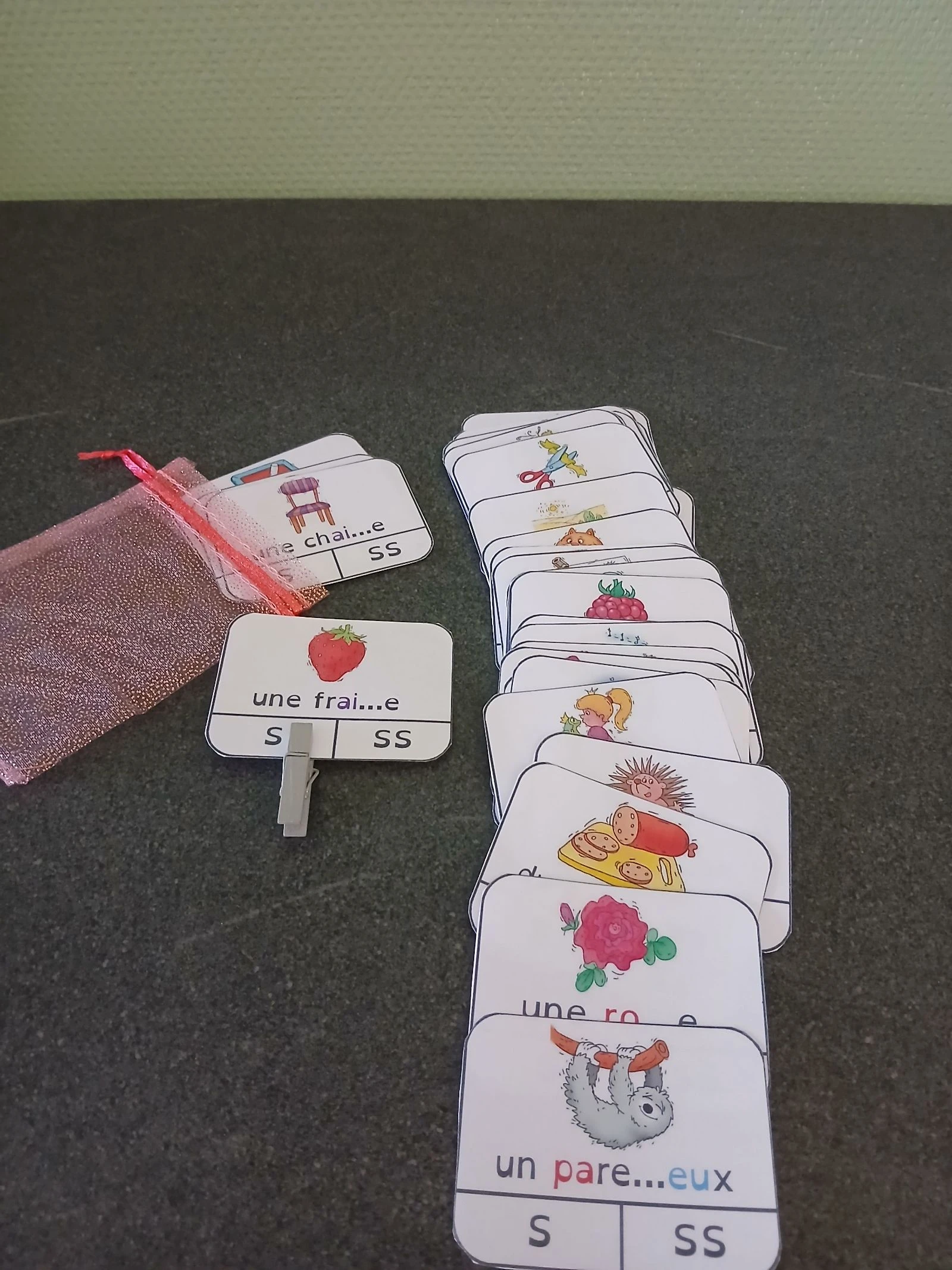 🍓 Jeu de pinces avec : S / SS 🍓